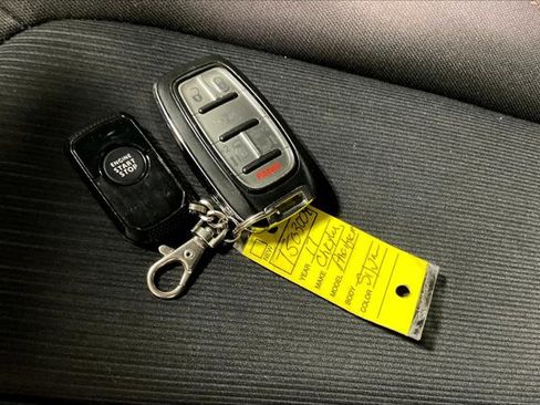 Used 2017 Chrysler Pacifica Touring image 11