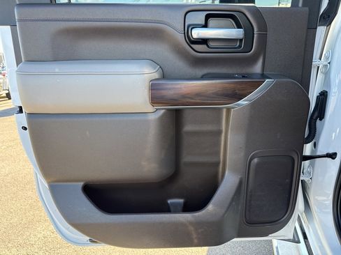 Used 2021 GMC Sierra 3500 SLT w/ SLT Preferred Package image 22