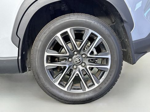 Certified 2026 Toyota Corolla Cross XLE w/ Convenience Package AWD/4WD image 32