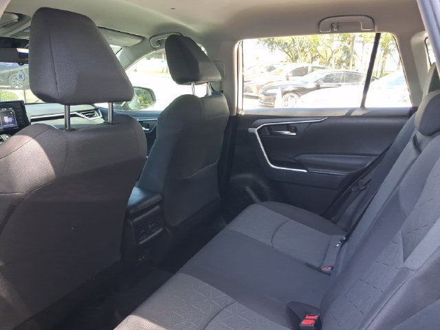 Used 2022 Toyota RAV4 XLE AWD/4WD image 5
