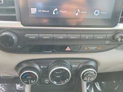 Used 2023 Hyundai Venue SEL w/ Cargo Package image 19