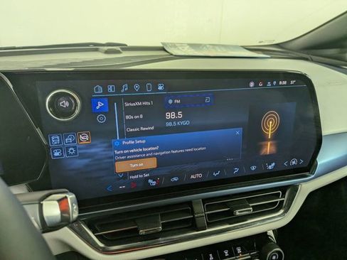 Certified 2025 Chevrolet Equinox EV LT w/ Convenience Package image 25