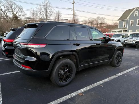 New 2026 Jeep Grand Cherokee Altitude image 2