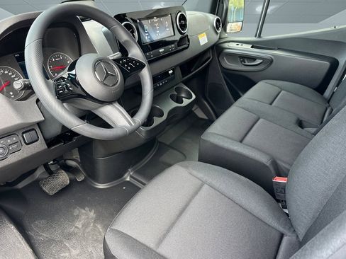New 2025 Mercedes-Benz Sprinter 2500 image 4