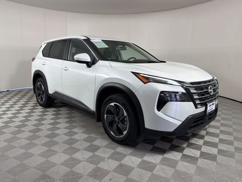 Used 2024 Nissan Rogue SV AWD/4WD image 7