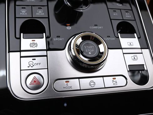 New 2026 Bentley Flying Spur Plug-In Hybrid AWD/4WD image 34