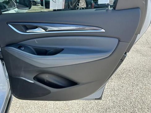 Used 2024 Buick Enclave Premium image 27