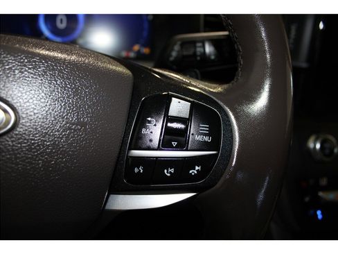 Used 2020 Ford Explorer Platinum w/ Premium Technology Package image 31