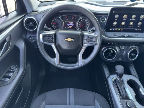 Used 2023 Chevrolet Blazer LT image 18