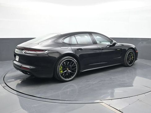 Certified 2024 Porsche Cayenne AWD/4WD image 21