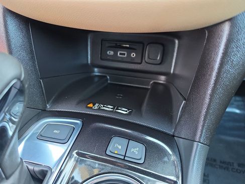 Certified 2024 Chevrolet Equinox Premier AWD/4WD image 17