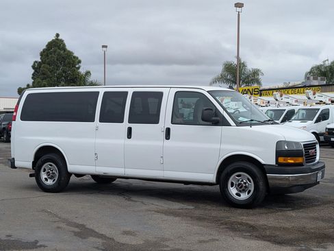 Used 2018 GMC Savana 3500 LT w/ LT Preferred Equipment Group RWD image 1