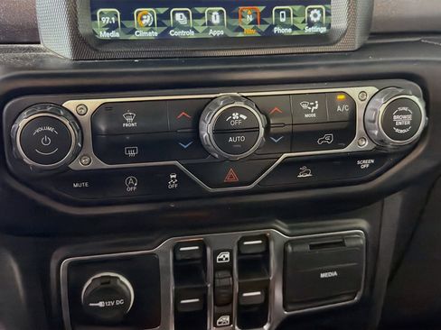 Used 2022 Jeep Gladiator Mojave AWD/4WD image 23