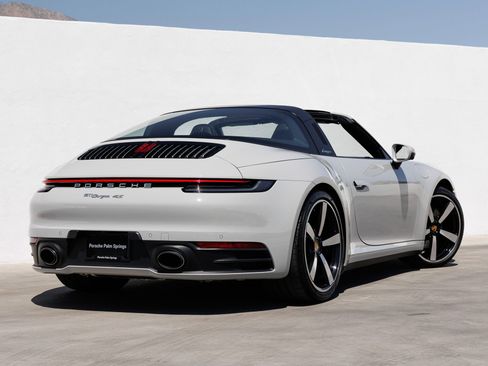 Certified 2022 Porsche 911 Targa 4S w/ Premium Package AWD/4WD image 7