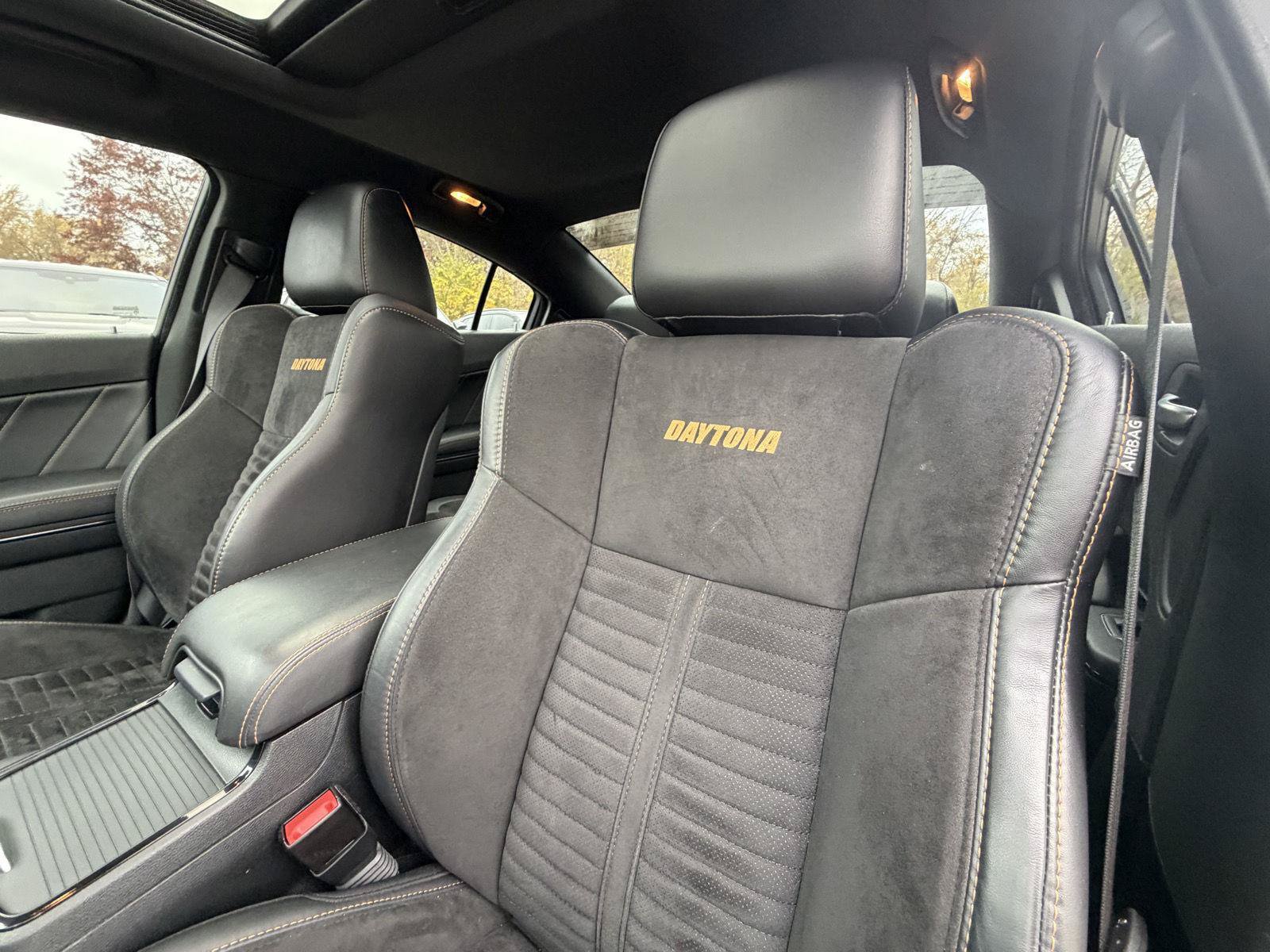 Used 2017 Dodge Charger R/T RWD image 17