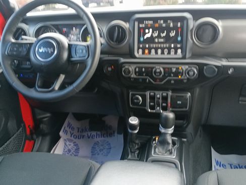 Used 2023 Jeep Wrangler Unlimited w/ Cold Weather Group AWD/4WD image 24