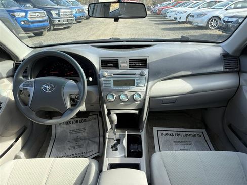 Used 2009 Toyota Camry LE image 23