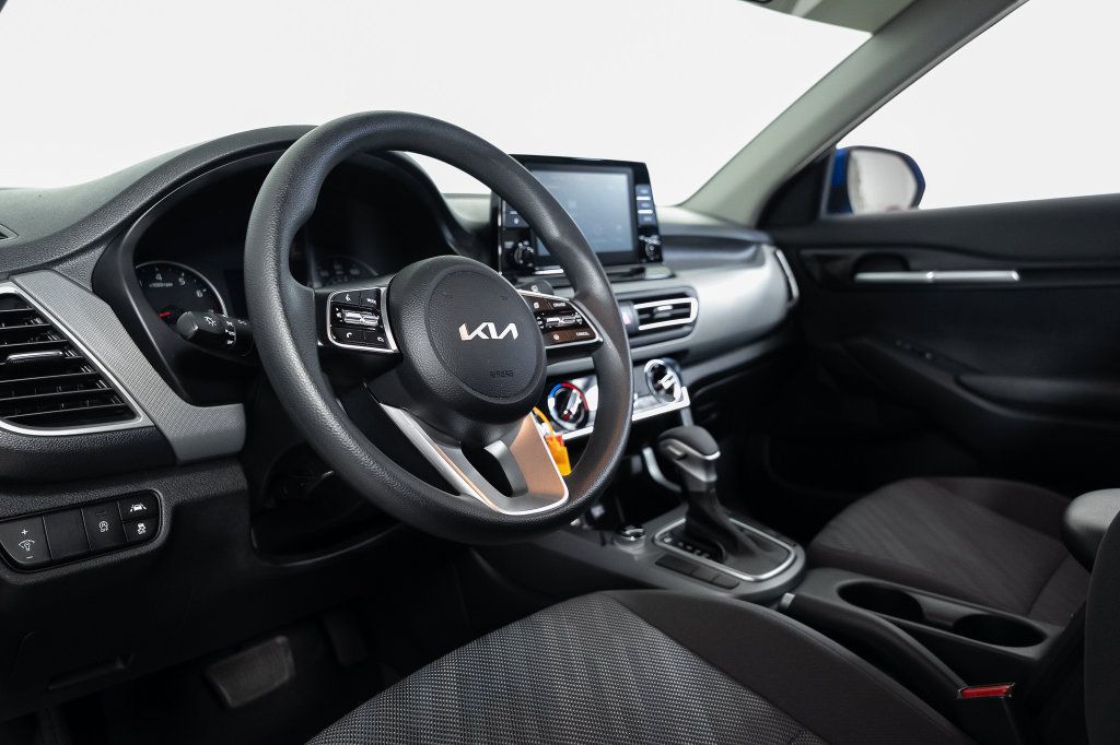 Used 2023 Kia Seltos LX AWD/4WD image 24