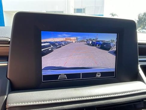 Used 2022 Chevrolet Suburban LS image 19