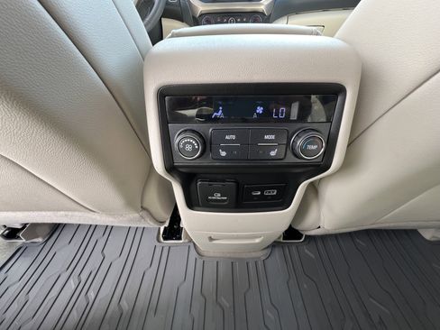 Used 2022 GMC Acadia Denali w/ Denali Ultimate Package image 38