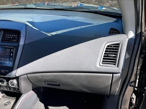 Used 2019 Mitsubishi Outlander Sport SE image 14