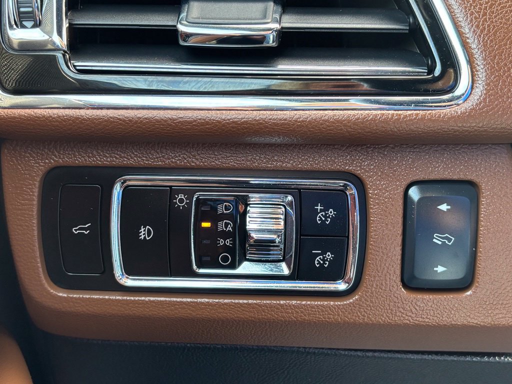 Used 2024 Lincoln Navigator Reserve w/ Monochromatic Package AWD/4WD image 35