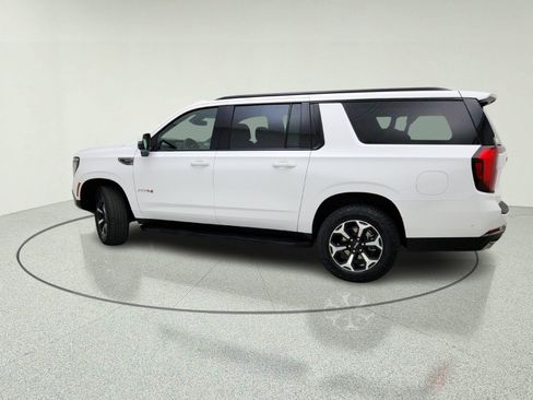 Used 2025 GMC Yukon XL AT4 AWD/4WD image 13