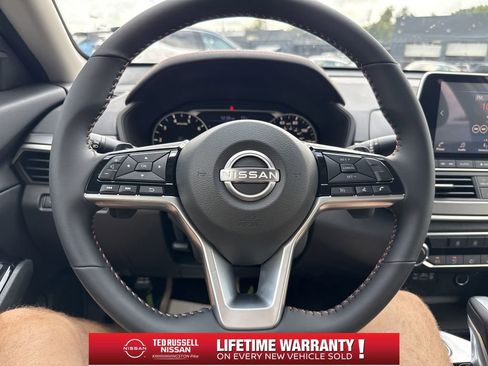 New 2025 Nissan Altima 2.5 SR image 12