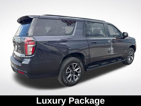 Used 2023 Chevrolet Suburban Z71 w/ Luxury Package AWD/4WD image 6