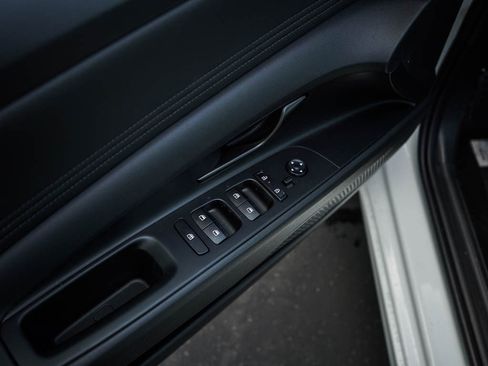New 2026 Hyundai Elantra Sport FWD image 17