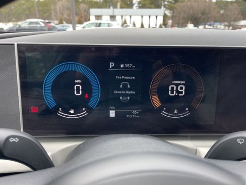 Certified 2025 Hyundai Tucson SEL image 9