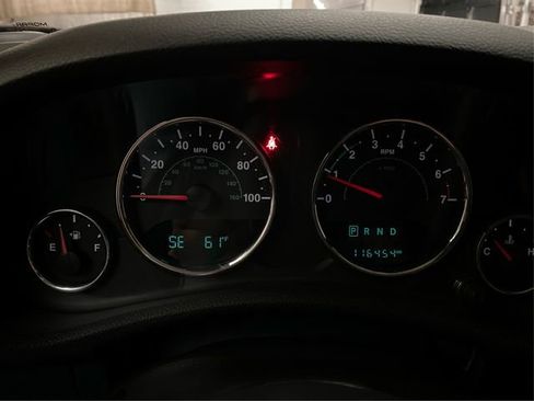 Used 2018 Jeep Wrangler Unlimited Sahara image 20