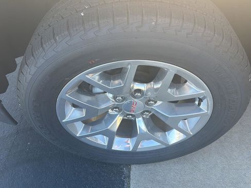 Used 2018 GMC Sierra 1500 SLT w/ SLT Premium Package image 4