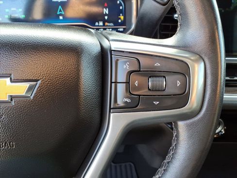 Used 2022 Chevrolet Silverado 1500 LT AWD/4WD image 21