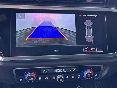 Used 2024 Audi Q3 2.0T Premium image 41