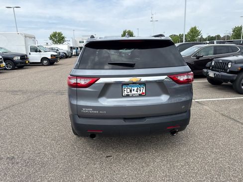 Used 2020 Chevrolet Traverse LT w/ Driver Confidence II Package AWD/4WD image 3