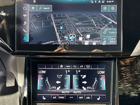Used 2022 Audi e-tron Premium image 12