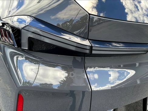 Used 2023 BMW XM AWD/4WD image 22