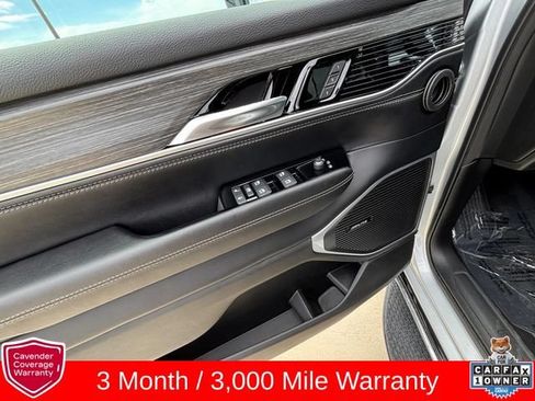 Used 2023 Jeep Wagoneer Series II w/ Flexible Seating Group AWD/4WD image 11