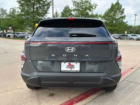 Used 2025 Hyundai Kona SEL FWD image 7