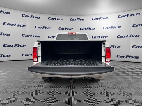 Used 2019 RAM 1500 Classic SLT AWD/4WD image 12