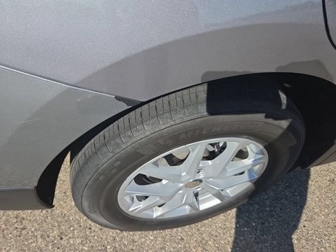 Used 2024 Chevrolet Equinox LT FWD image 4