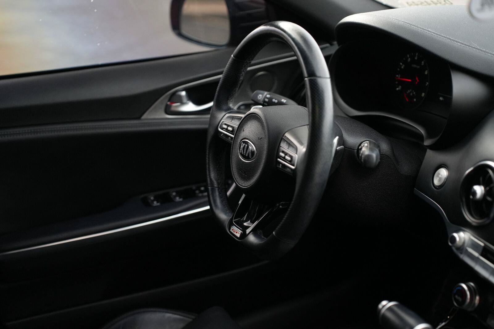 Used 2021 Kia Stinger GT1 AWD/4WD image 27