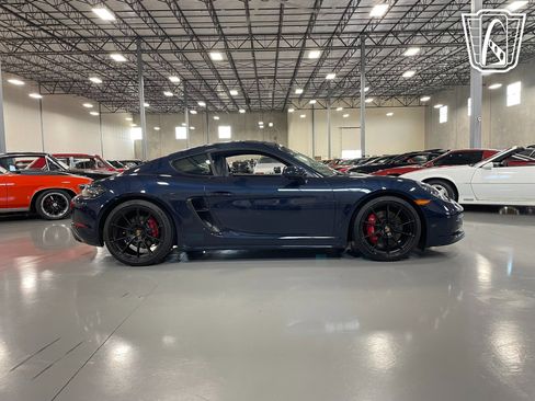 Used 2021 Porsche 718 Cayman GT4 image 27