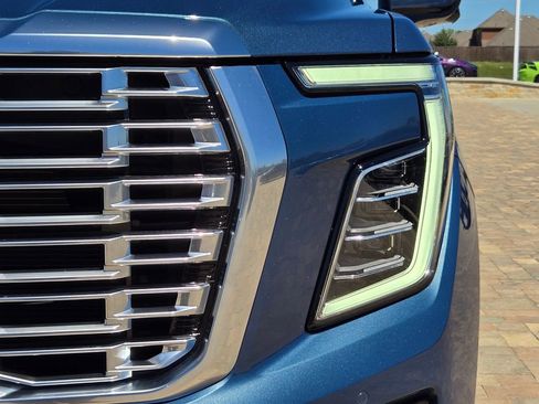 Used 2025 GMC Yukon Denali w/ Sun & Power Step Package RWD image 35