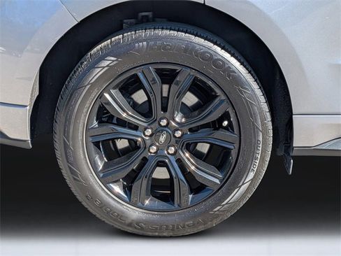 Used 2024 Ford Edge SE w/ Black Appearance Package image 10