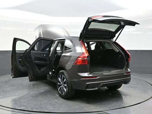 Used 2025 Volvo XC60 B5 Plus w/ Climate Package AWD/4WD image 42