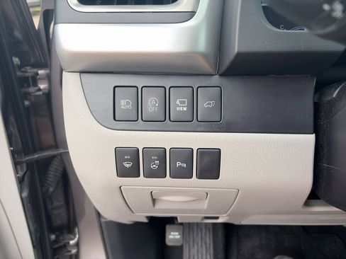 Used 2019 Toyota Highlander Limited Platinum AWD/4WD image 16