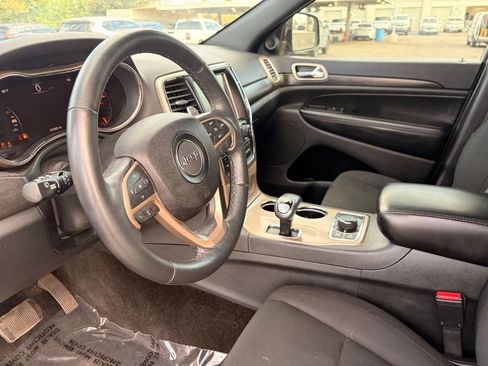 Used 2015 Jeep Grand Cherokee Laredo w/ Quick Order Package 23E AWD/4WD image 19