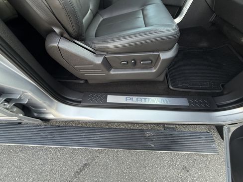Used 2013 Ford F150 Platinum image 23